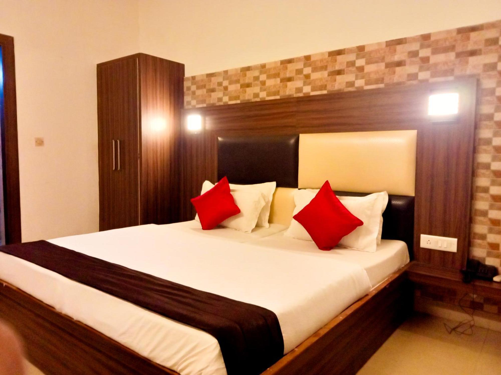 אגרה Hotel Shyam Palace India Agra מראה חיצוני תמונה